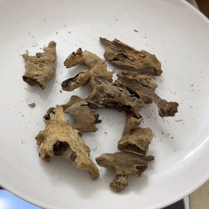 沉香摆件海南土层鸡母虫9.9克