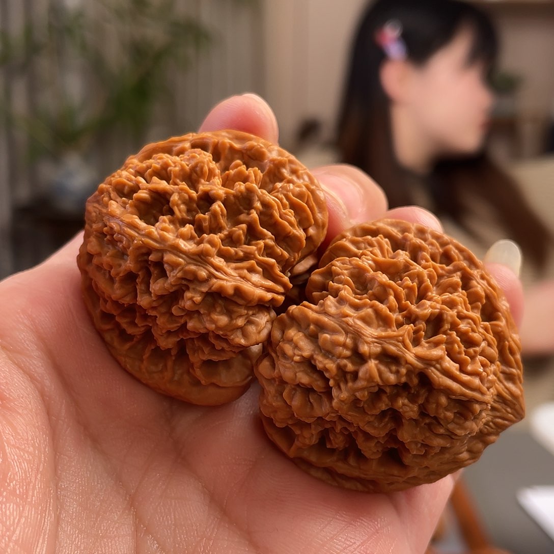 桃核把件41×38尺满天星CN01084已打底