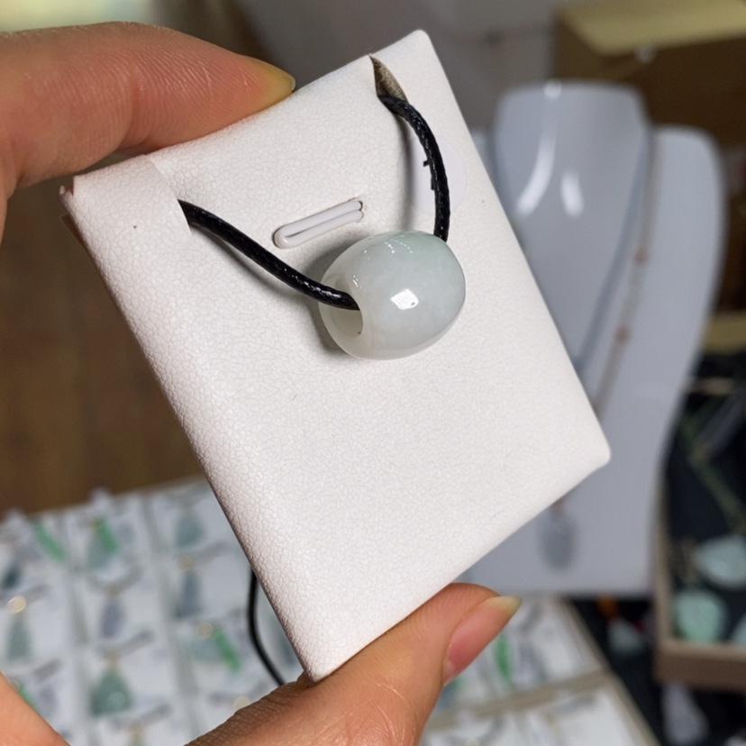 【闪购商品】翡翠未镶嵌颈饰