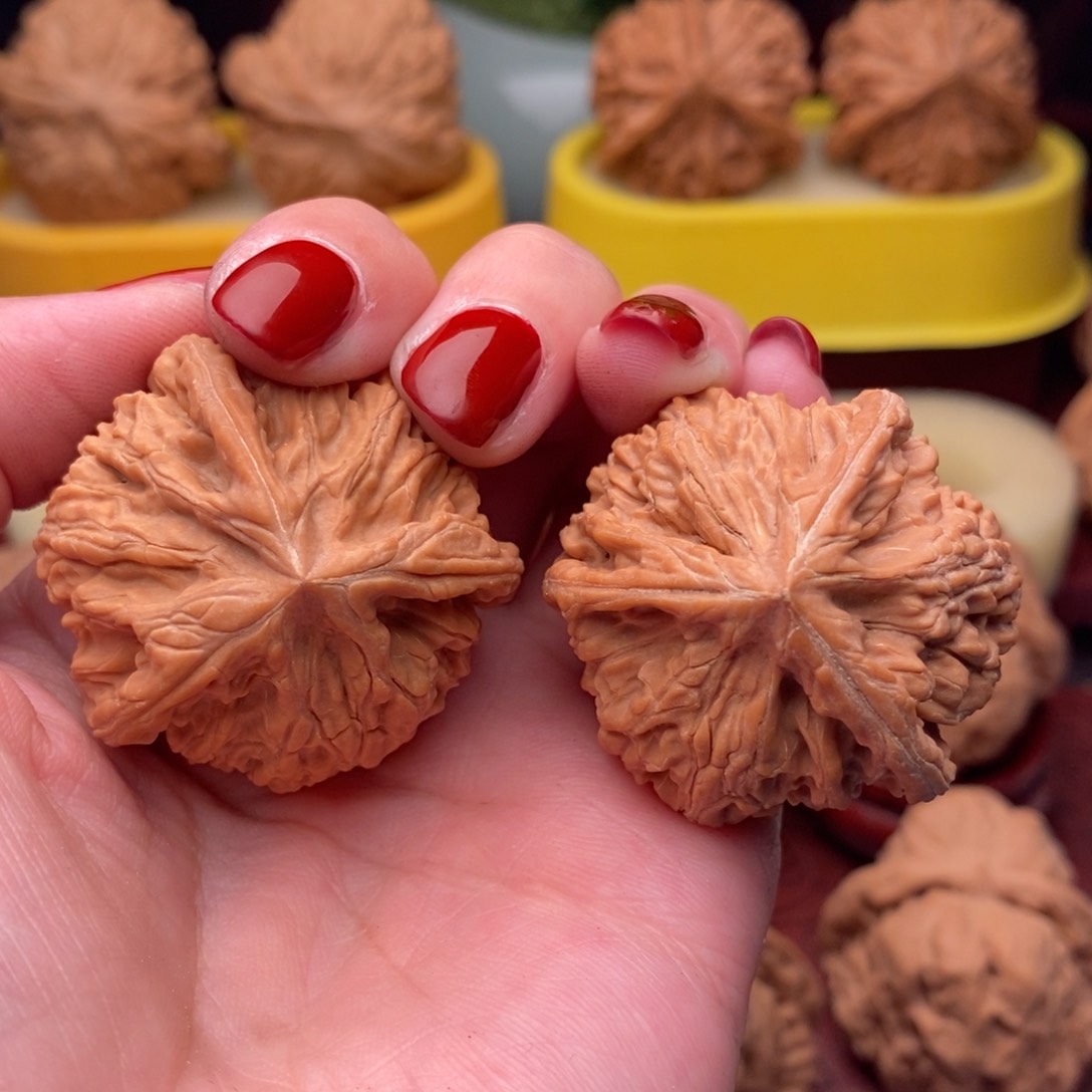 文玩核桃把件玉龙奔38