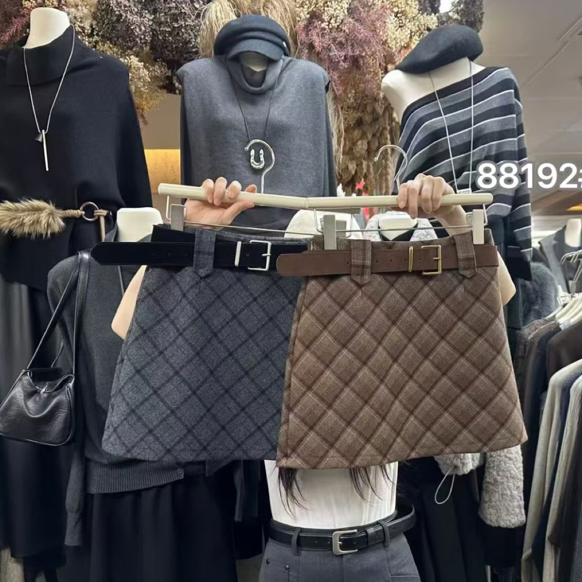 秋冬新款高腰显瘦毛呢格子A字包臀半身裙时尚百搭88192