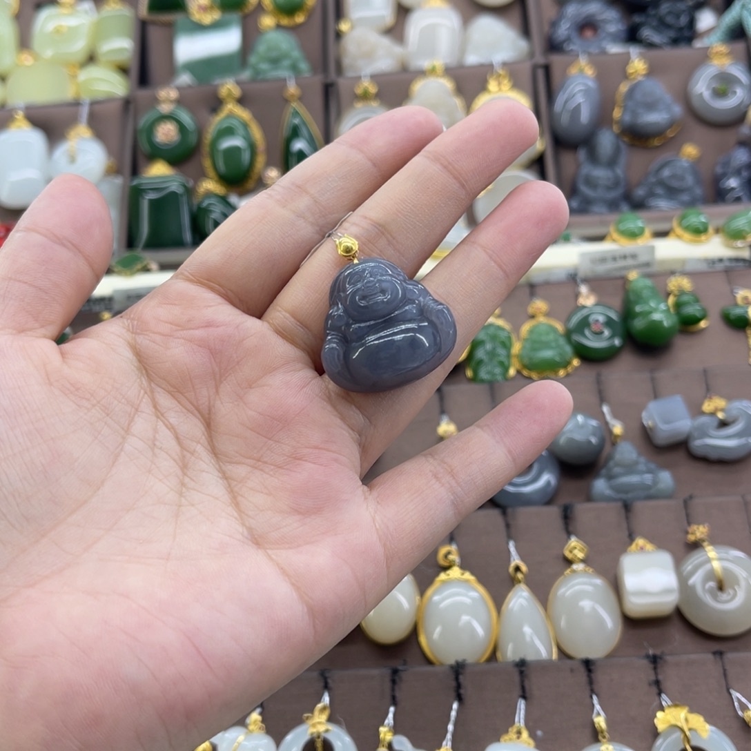 和田玉18K金镶嵌吊坠(赠链)