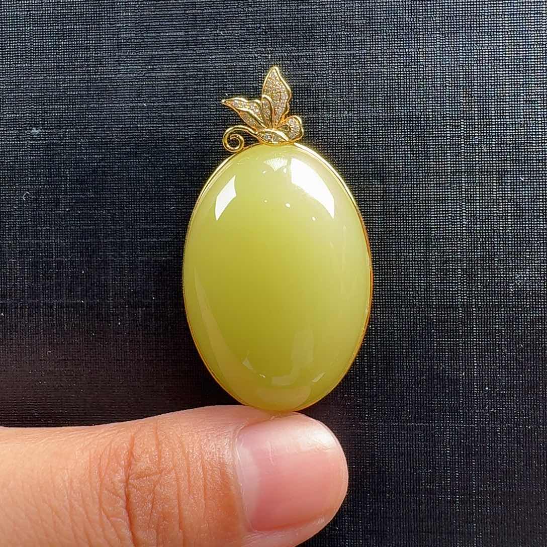 颈饰18K金镶嵌和田玉