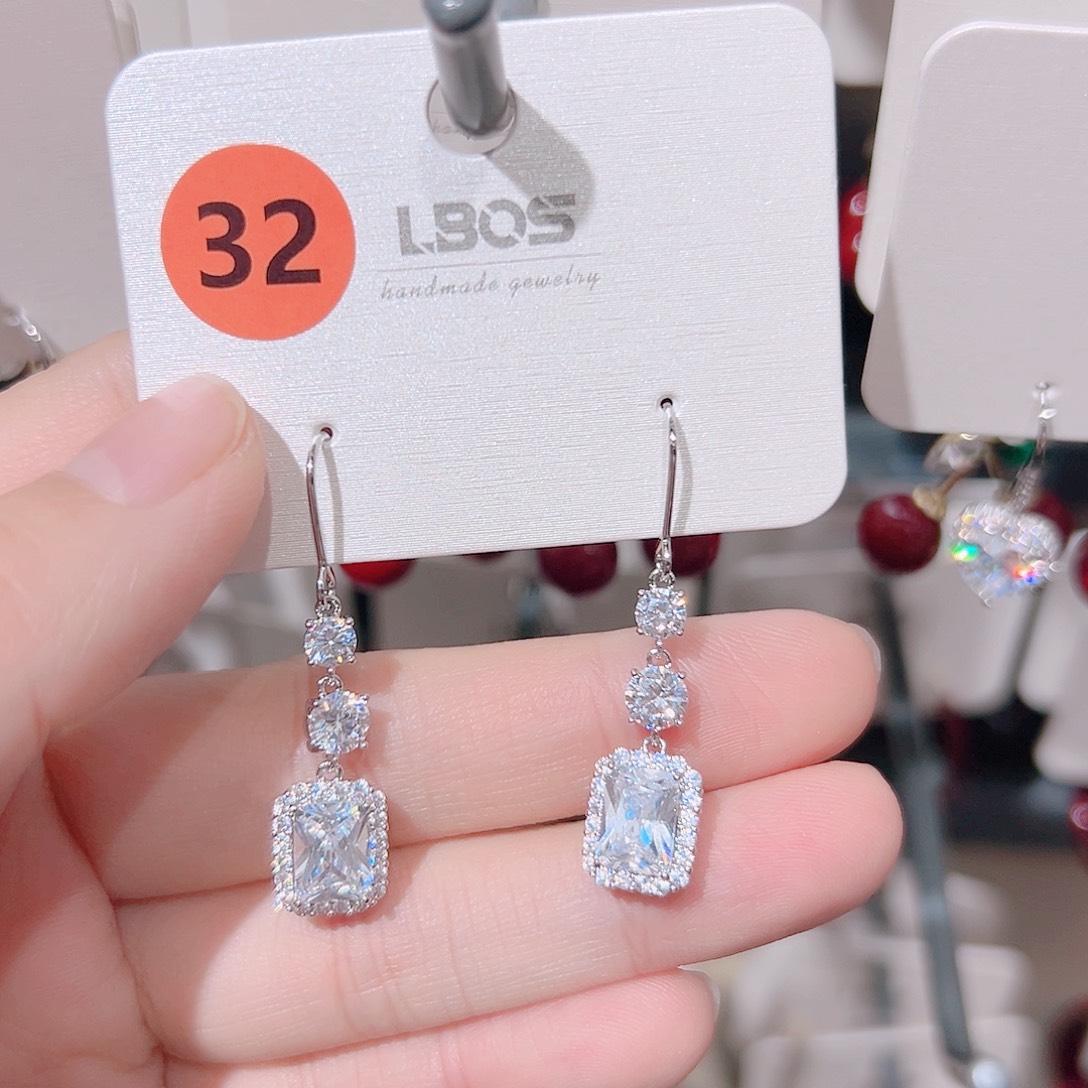 锆石纯铜合金耳环的