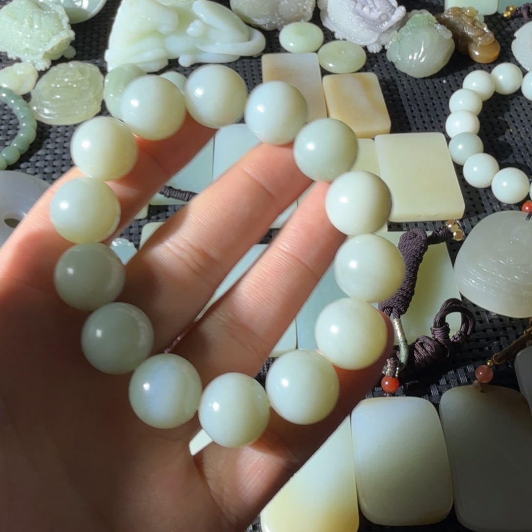 峰***转和田玉未镶嵌手链