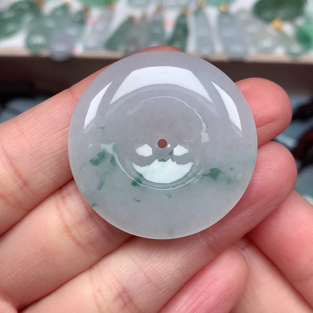 翡翠颈饰未镶嵌平安扣A