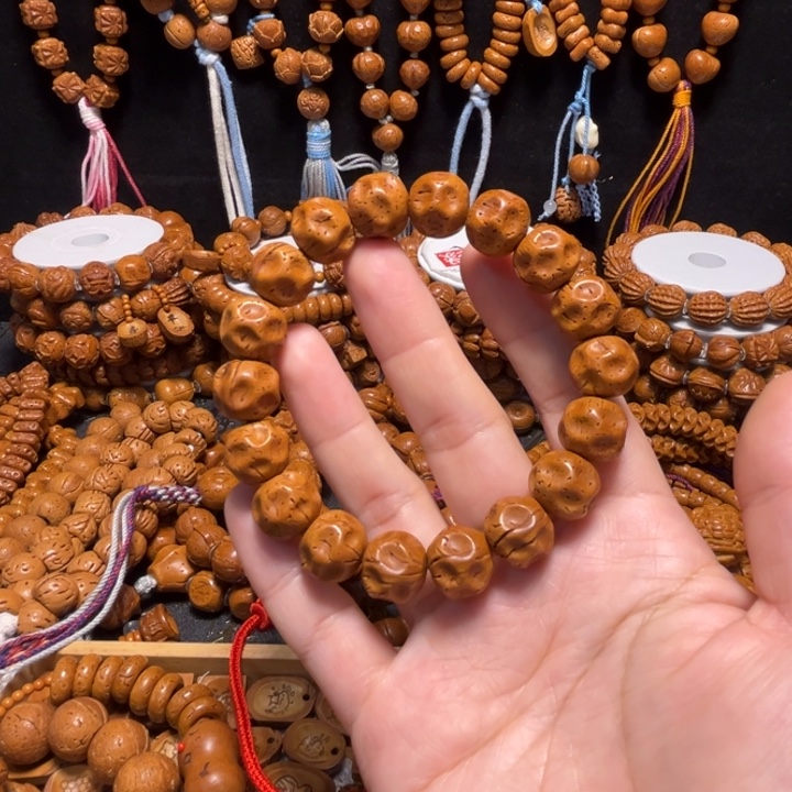 桃核手串无相奶酪