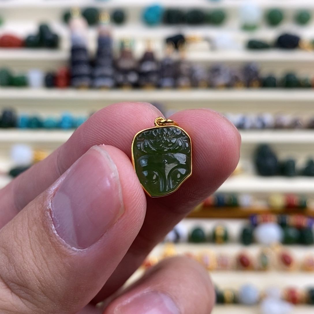 和田玉颈饰18K金镶嵌