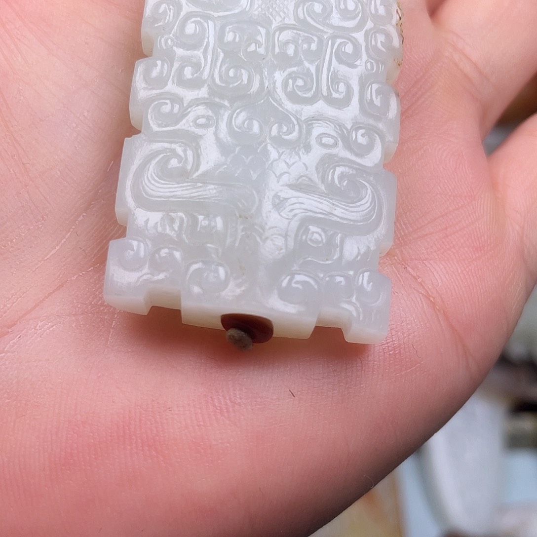 能***亮和田玉（糖玉）未镶嵌珠宝奇石