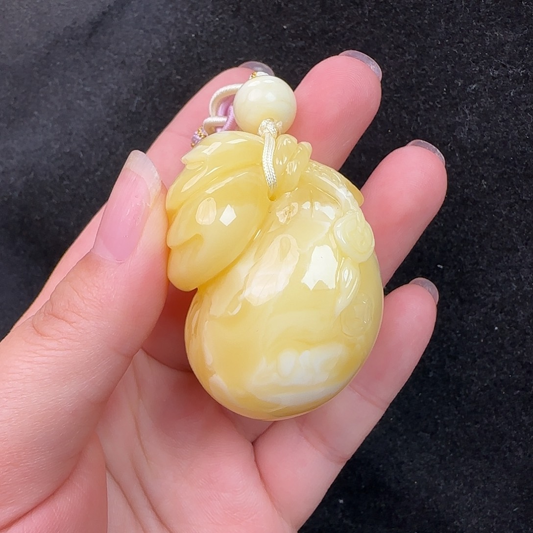 蜜蜡未镶嵌珠宝奇石