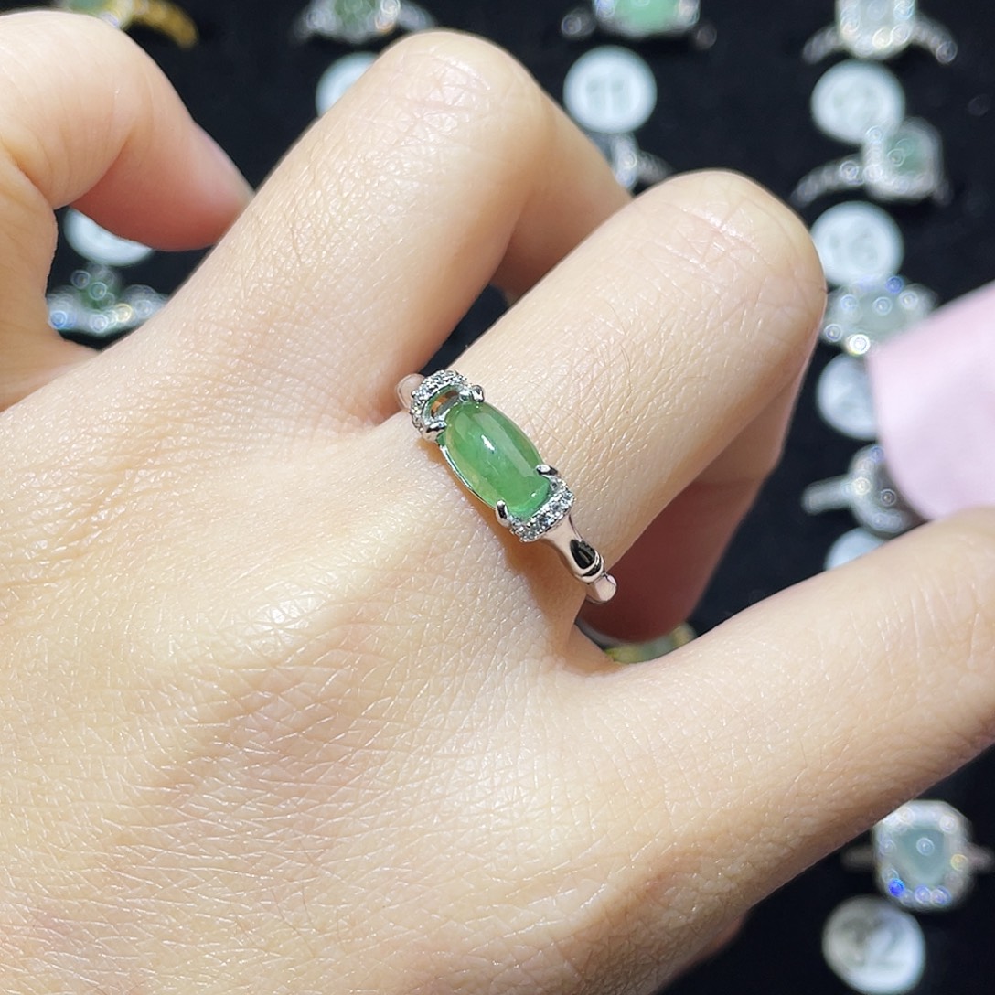 翡翠未镶嵌戒指戒指