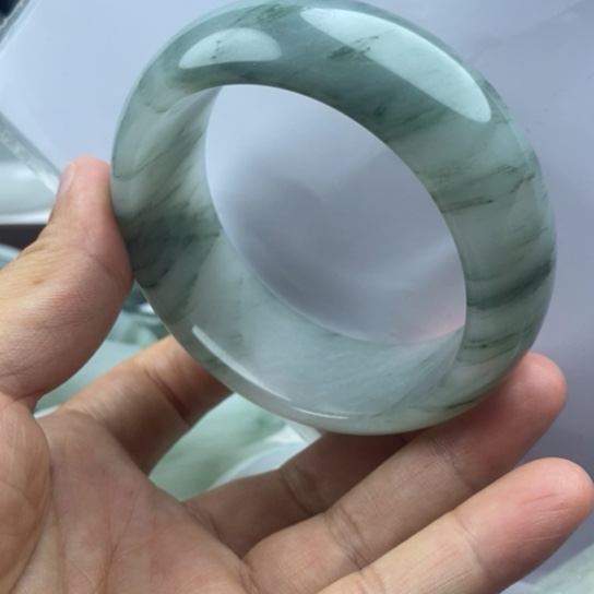 未镶嵌手镯石英质玉（金丝玉）