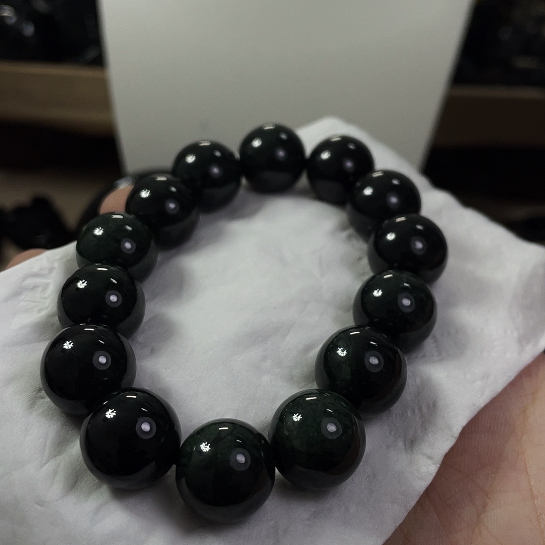 翡翠未镶嵌颈饰翡翠16