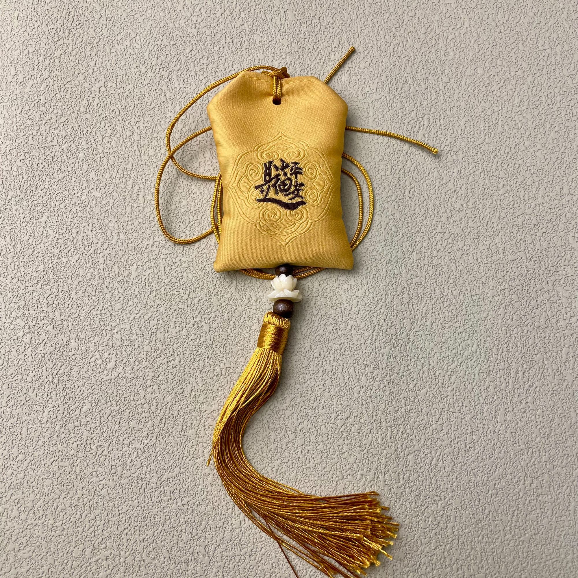 海南沉香白奇楠勾丝碎屑香包