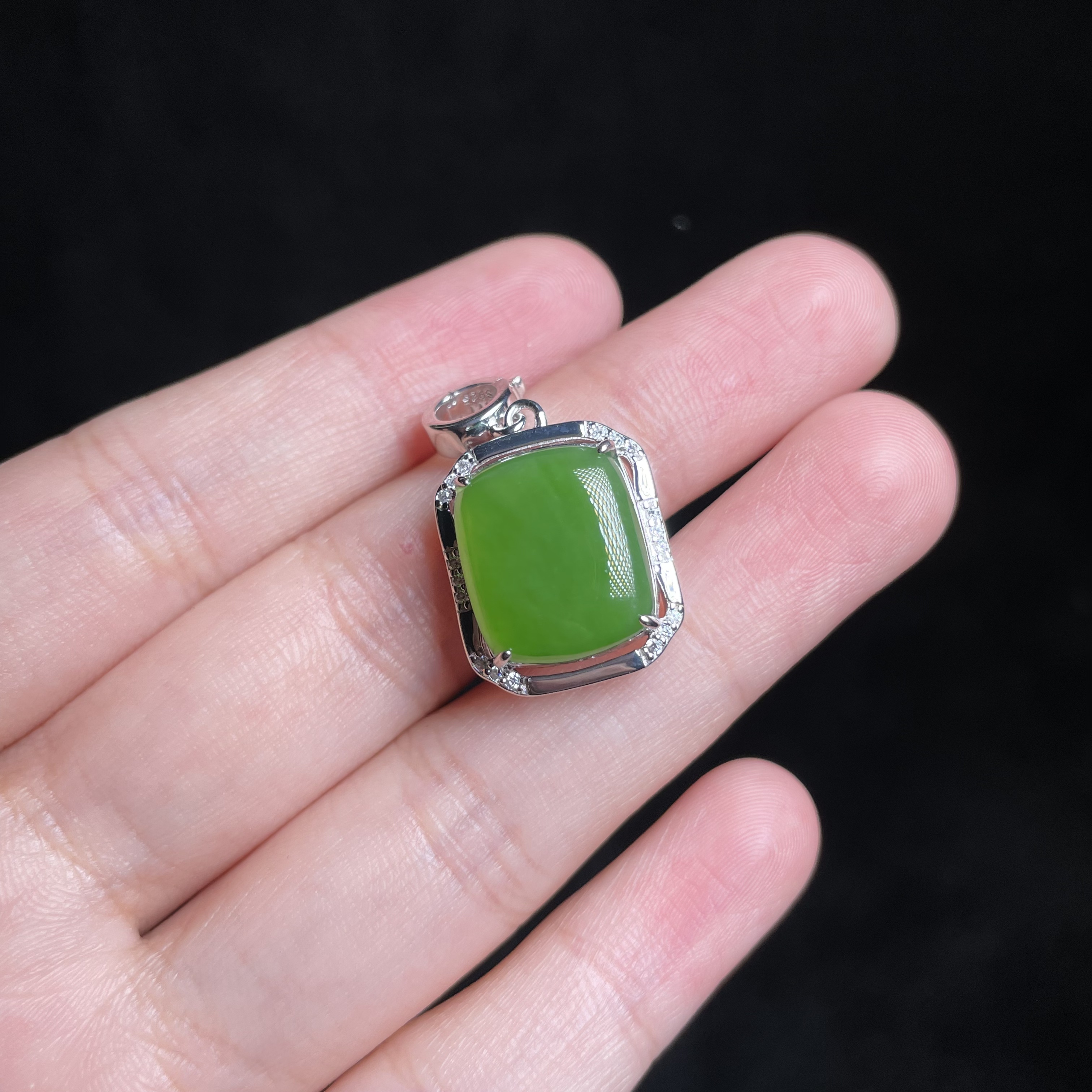 【玉氏珠宝】925银和田玉吊坠-约14*12*7mm 多样性发一 CAN3550083