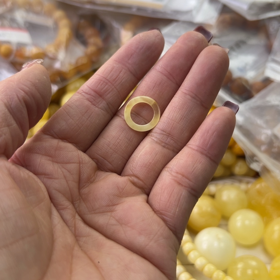 琥珀珠宝奇石未镶嵌