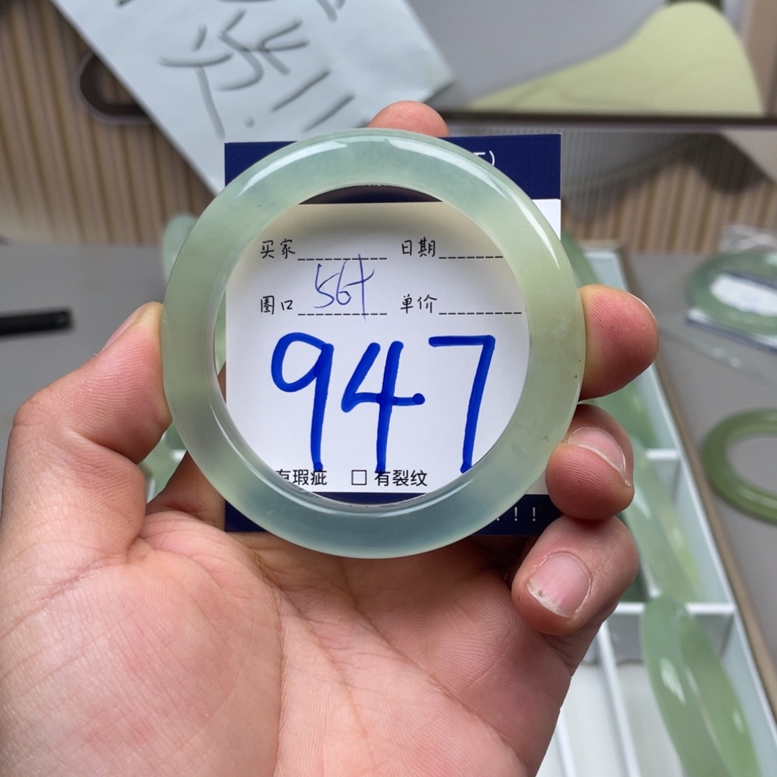 岫玉手镯手镯未镶嵌