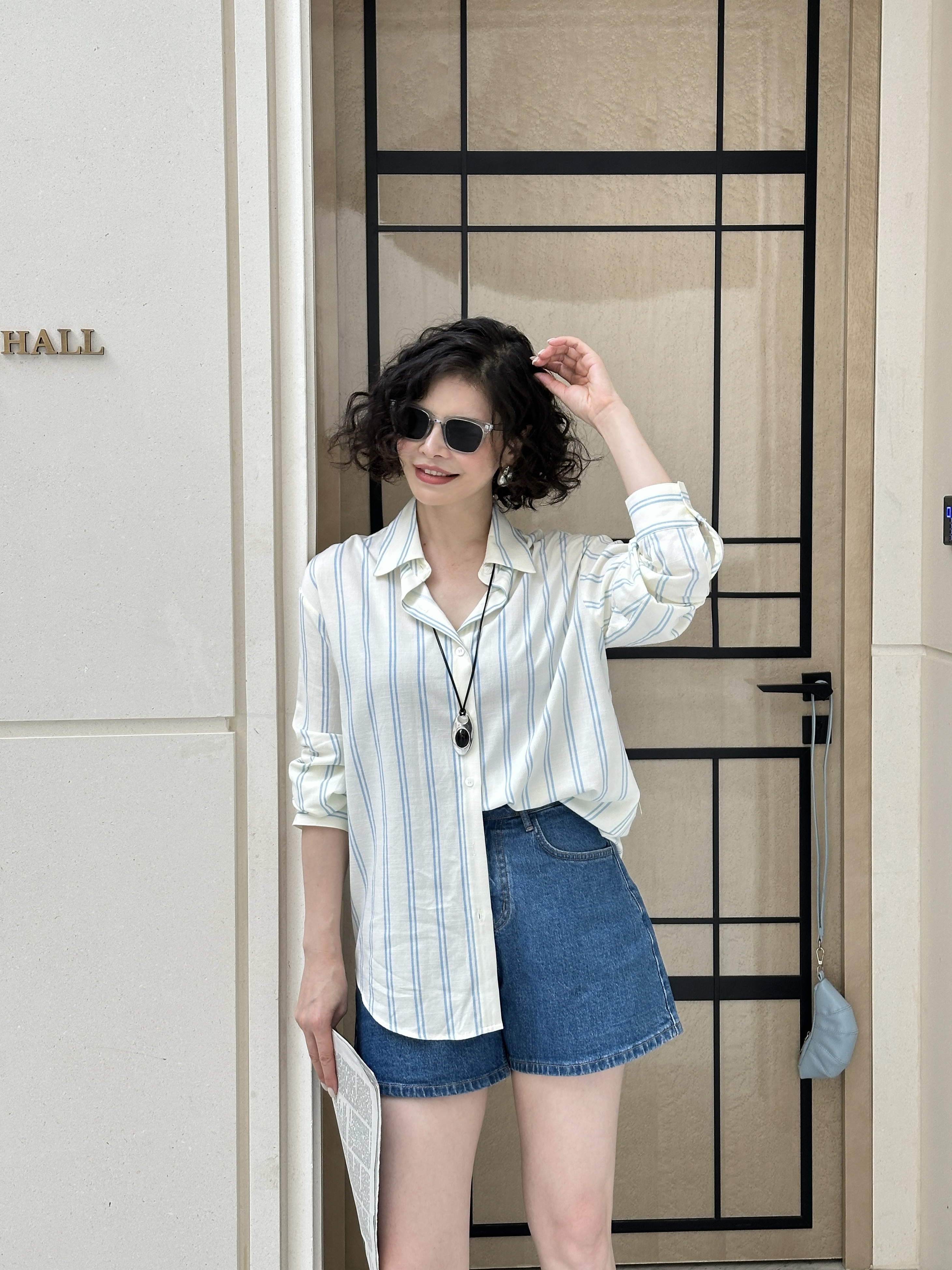 2025年秋季新款条纹元素简约大方百搭款