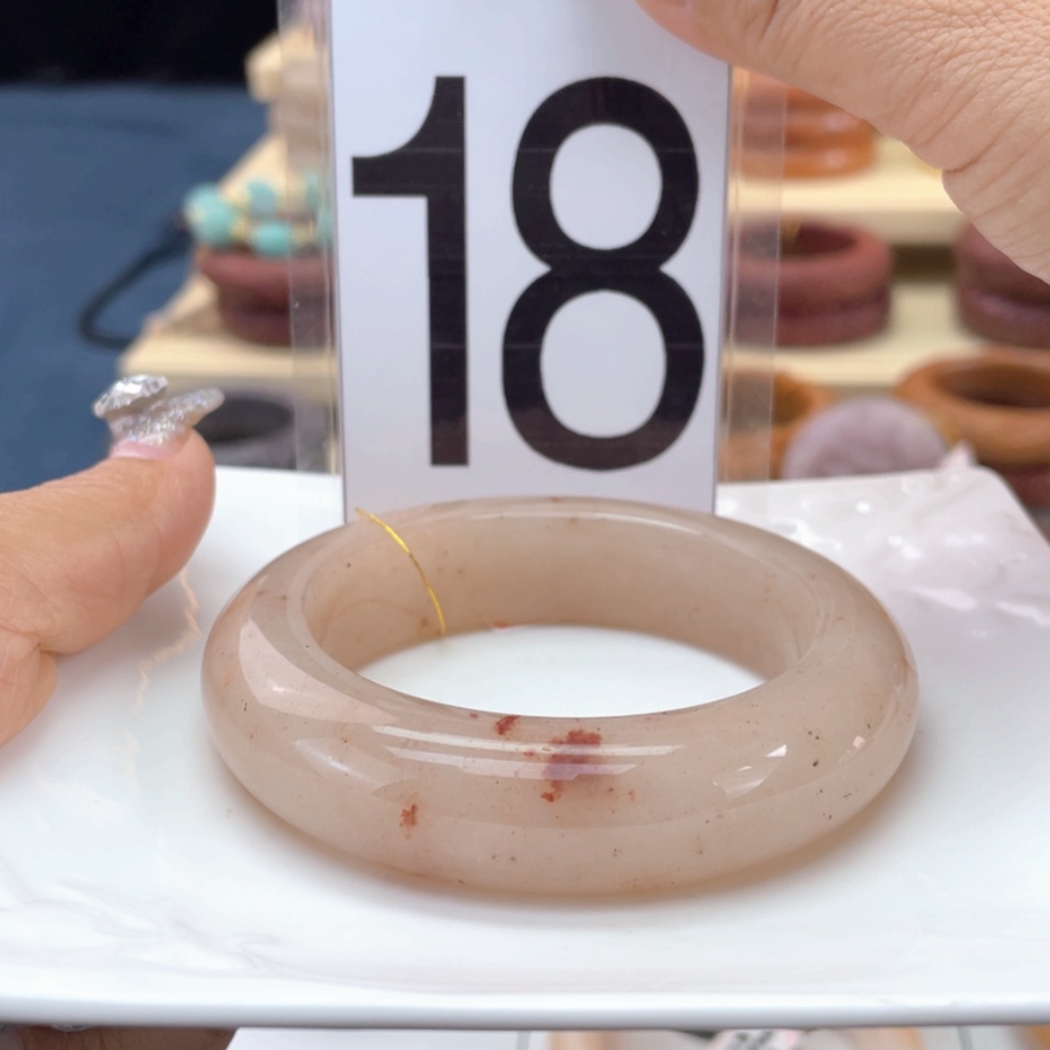 【闪购商品】石英质玉手镯未镶嵌