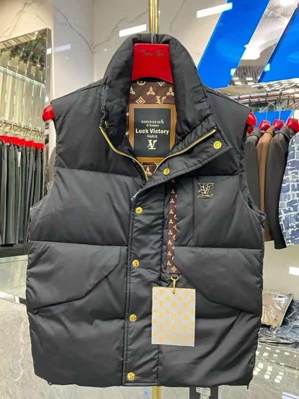 直下摆羽绒马甲修身型连帽四季通用常规款无工艺