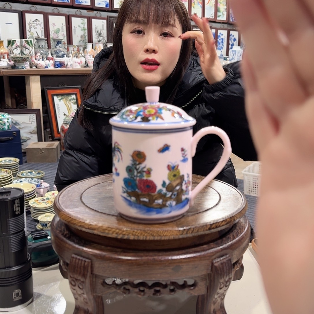 摆件瓷////景德镇陶瓷瓷器。圆章款