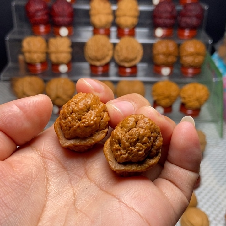 5***文玩核桃把件山羊王18