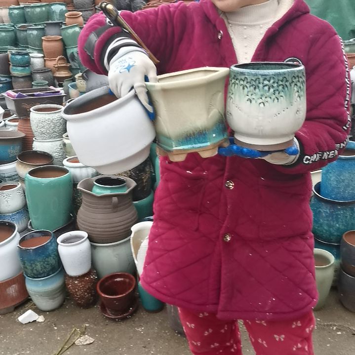 红陶瑕疵三个盆子。