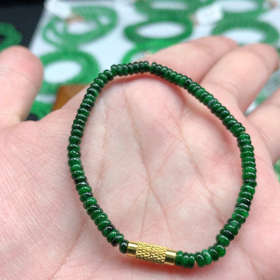 翡翠手链未镶嵌翡翠