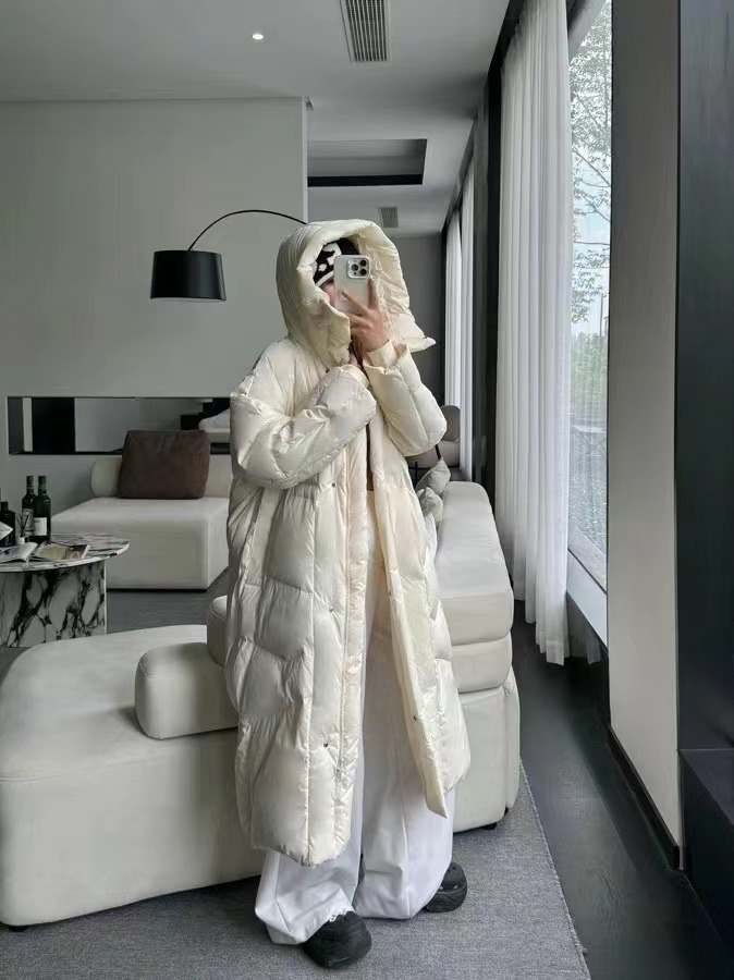 2025宽松平湖羽绒服女款长款反季羽绒服长款新款连帽休闲白鸭绒