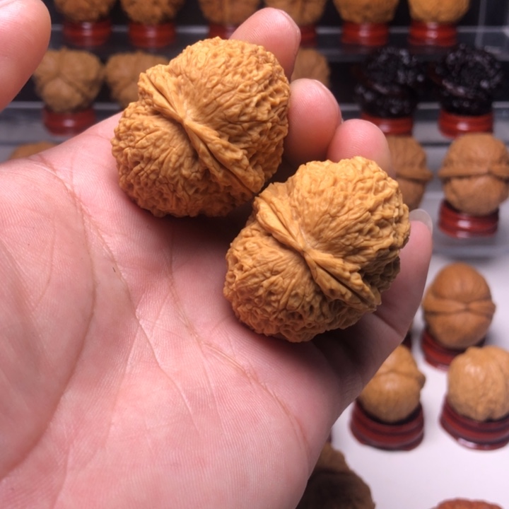 文玩核桃把件8麒麟王