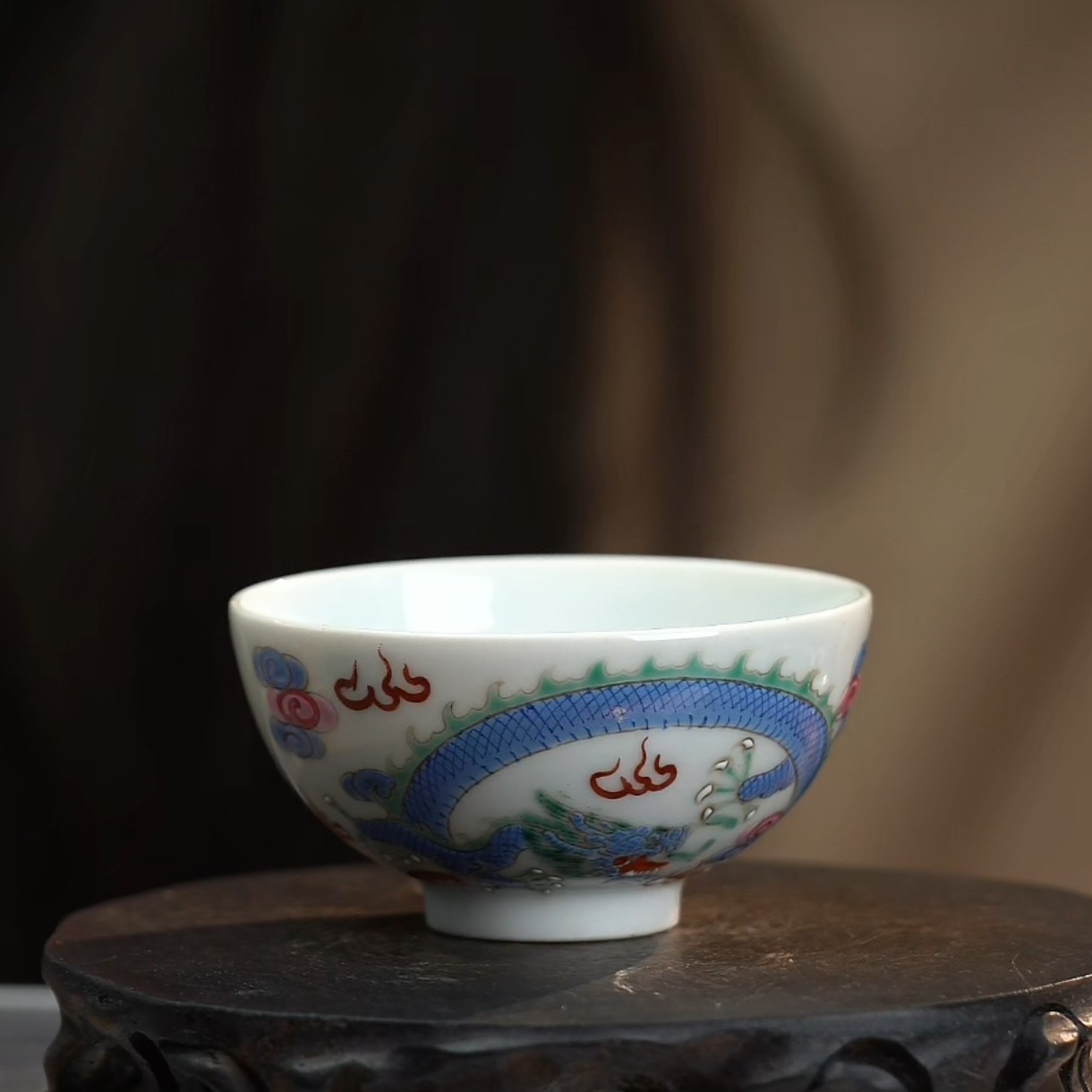 粉彩云龙纹茶圆