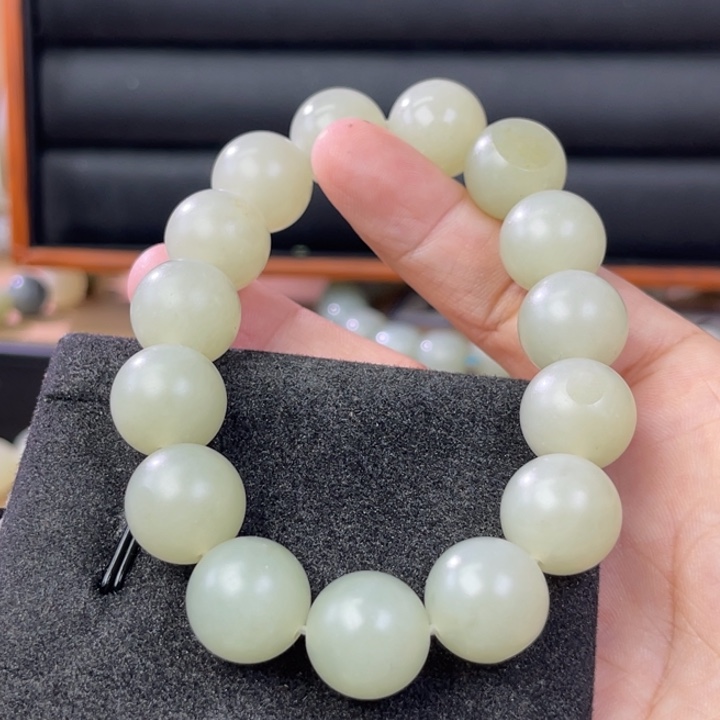 神***牛手串未镶嵌和田玉