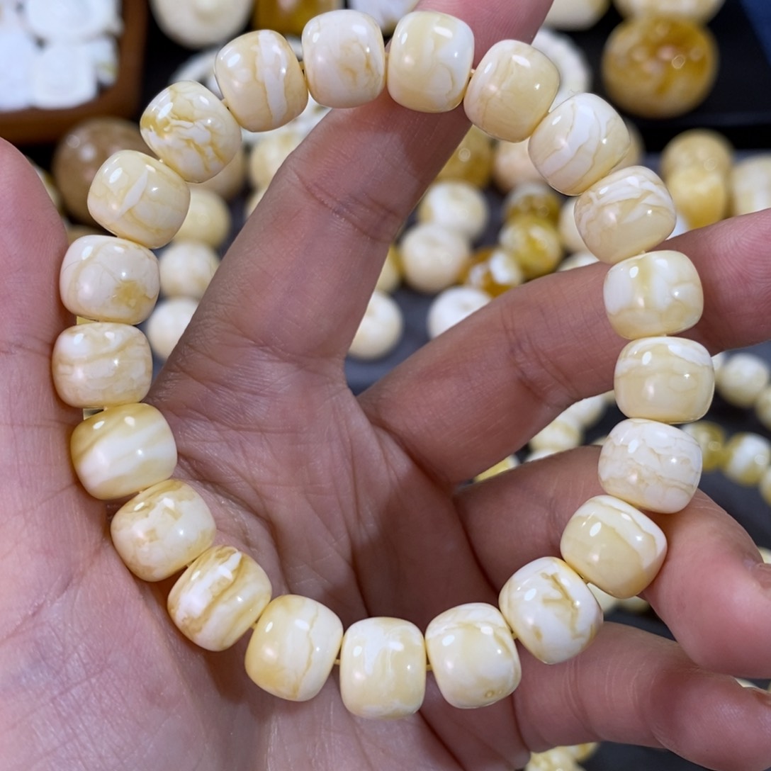 蜜蜡手串未镶嵌11mm瓷白浓蜡虎皮手串