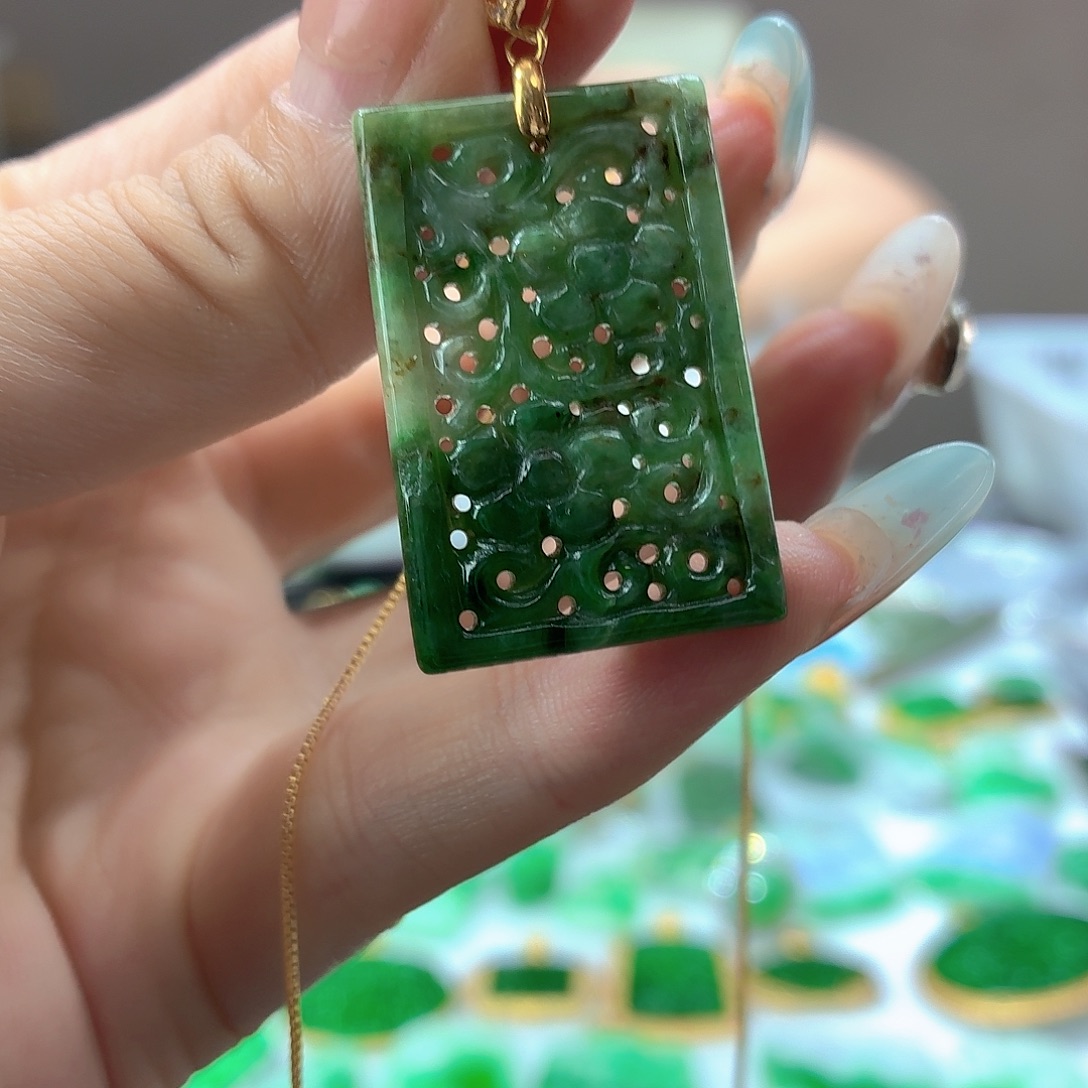 翡翠未镶嵌颈饰翡翠