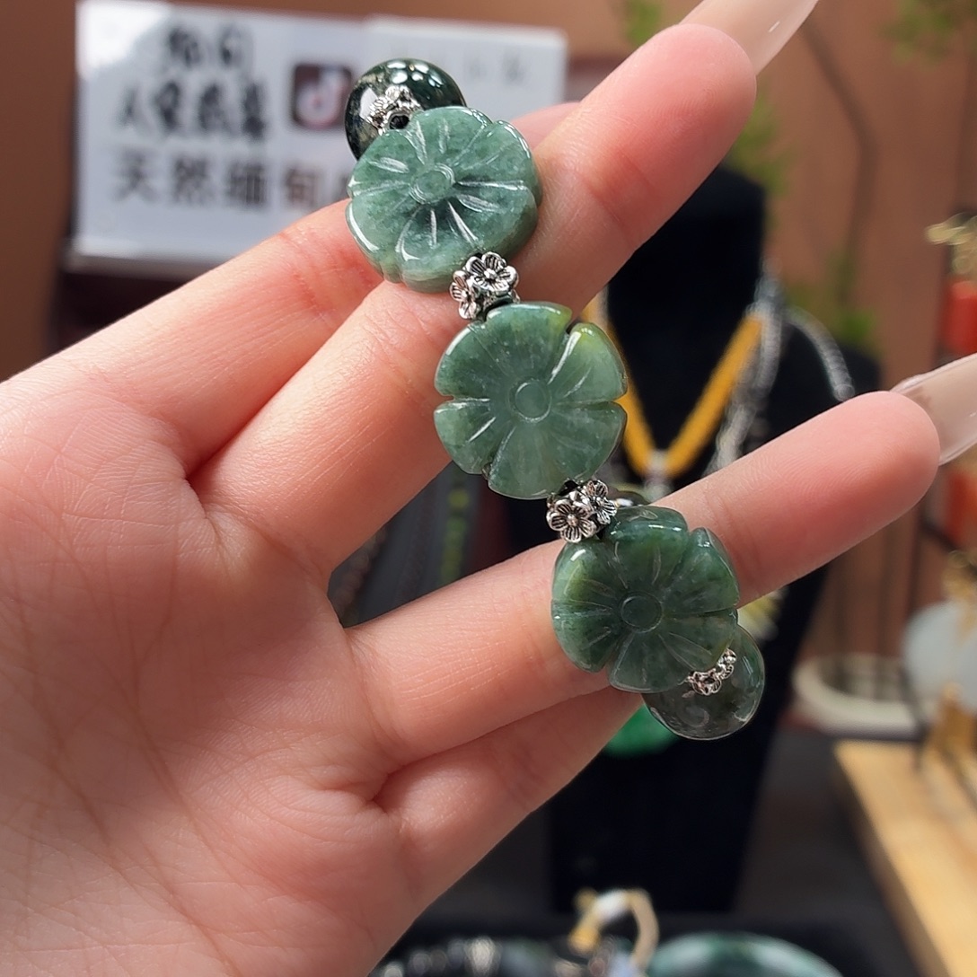翡翠未镶嵌耳饰手串