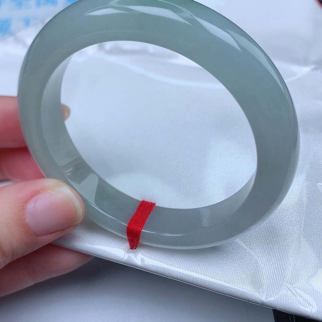 翡翠手镯未镶嵌天然