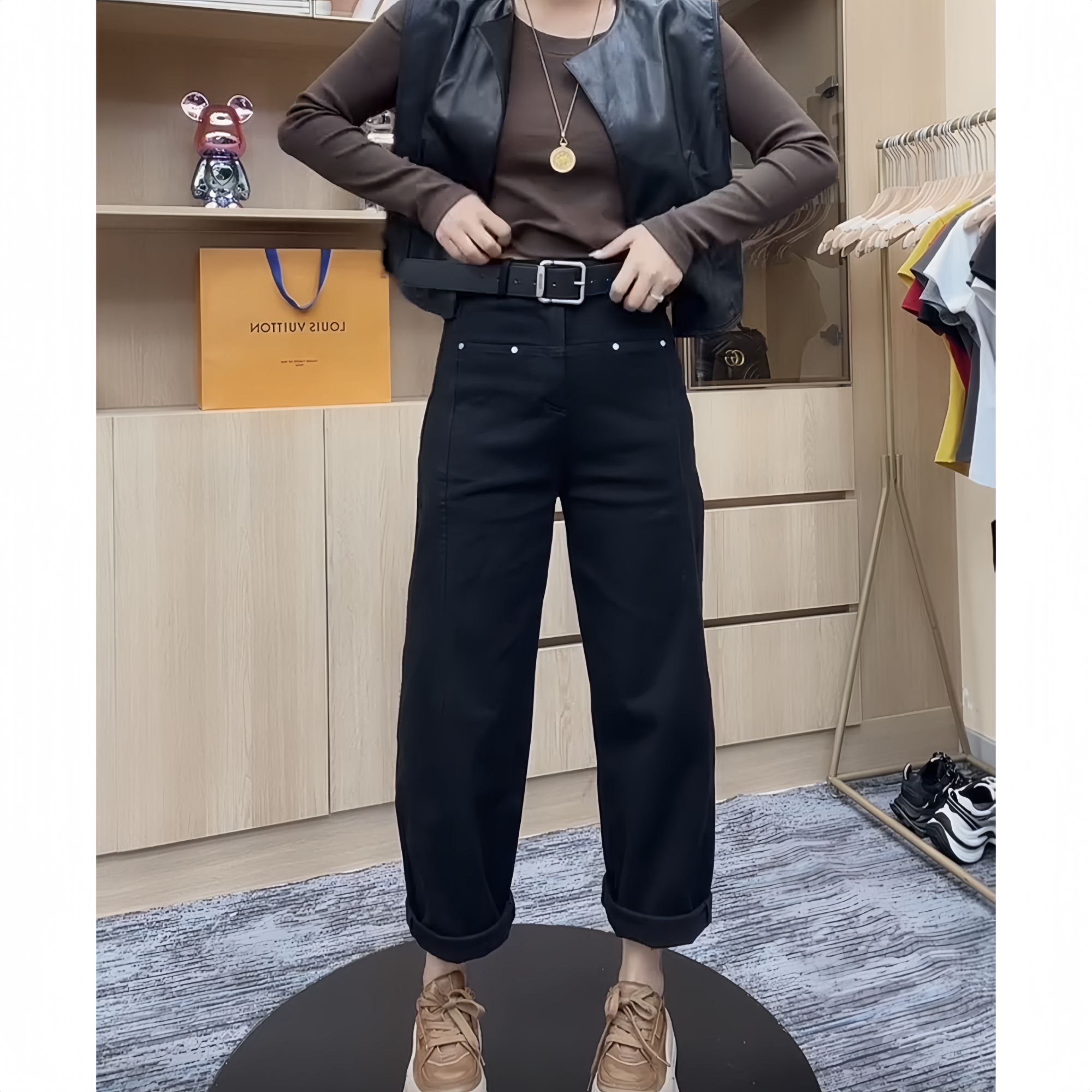 早秋新款高腰直筒牛仔裤女款梨形身材遮胯时尚显瘦休闲九分老爹裤