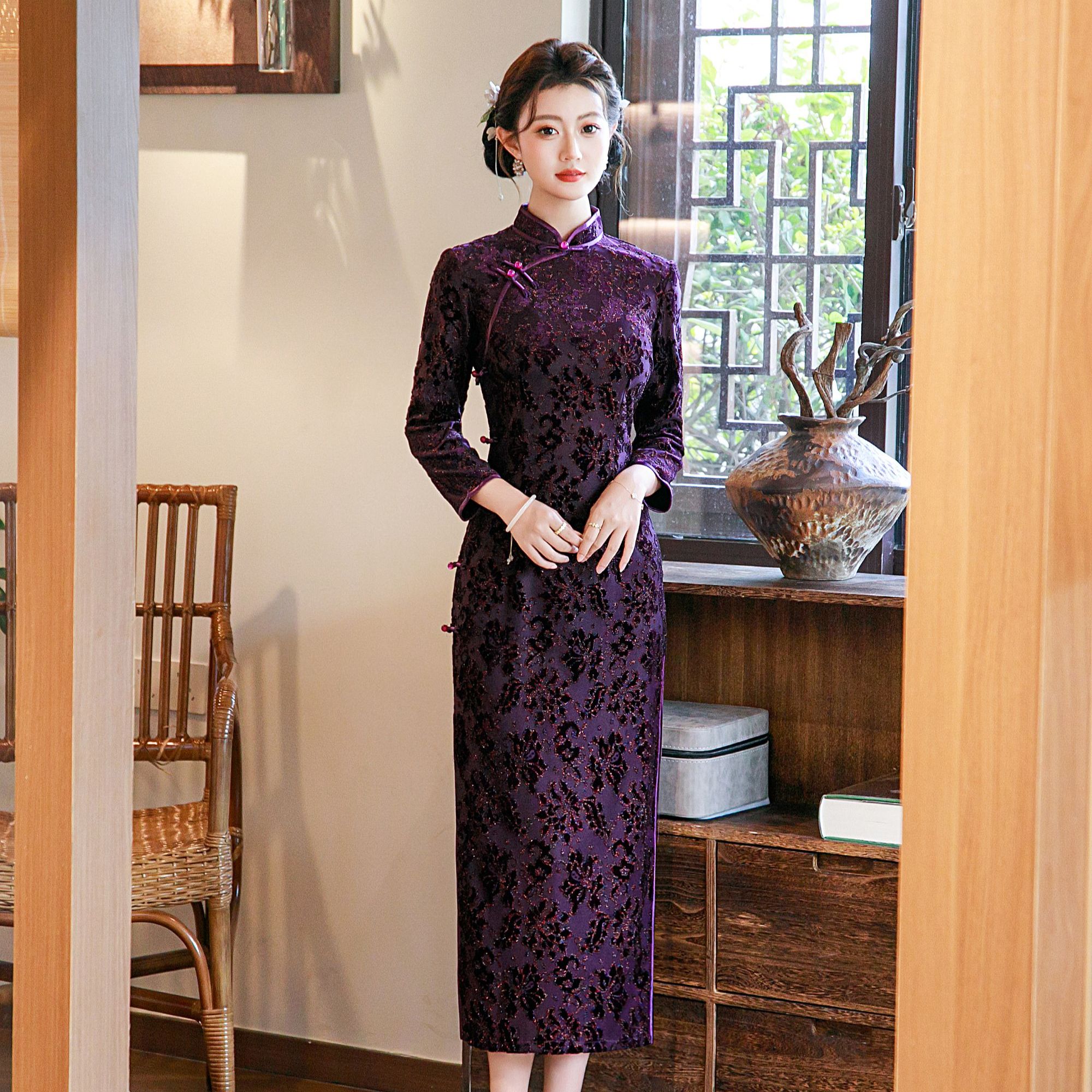 墨烟凝紫五彩织绣亲肤高级遮肉中国风旗袍手工长款气质显瘦植绒烧