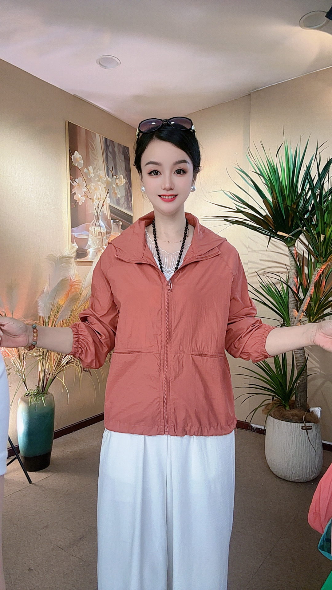 2025早秋新品大码女装连帽款式薄款短外套