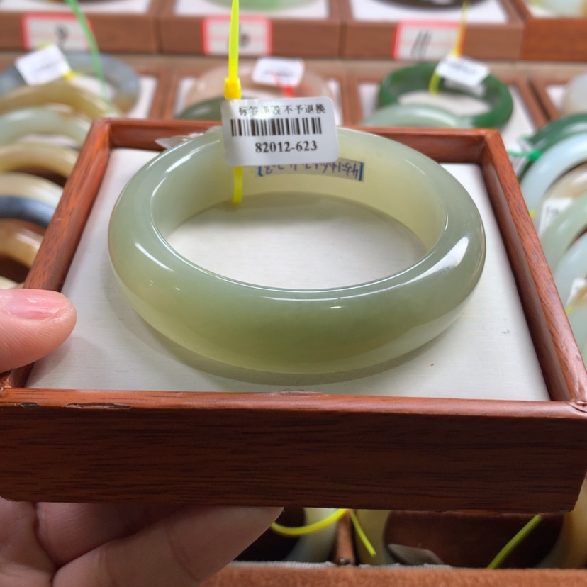 【闪购商品】和田玉手镯未镶嵌55.6
