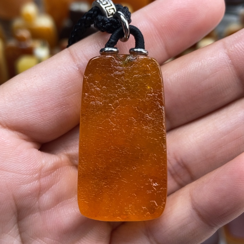 【闪购商品】琥珀颈饰未镶嵌