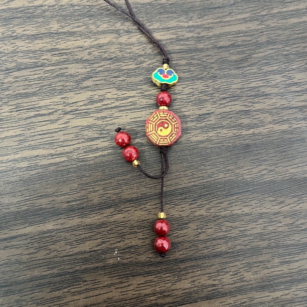 含辰砂工艺品精工设计款祥云雕刻烫金八卦手机扣