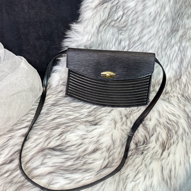 95新 LouisVuitton/路易威登 黑金水波纹单肩斜挎包