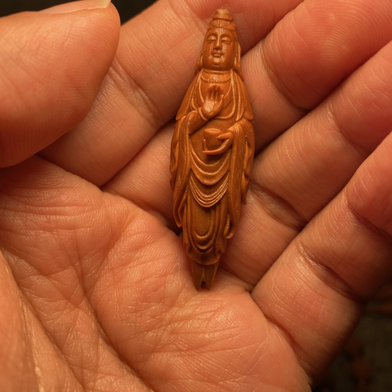 福利苏工核雕，纯手工雕刻，老苏工精品观音姐姐，个性十足