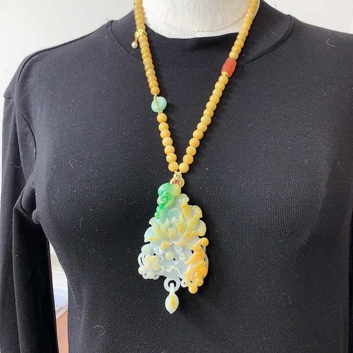 翡翠颈饰未镶嵌吊坠