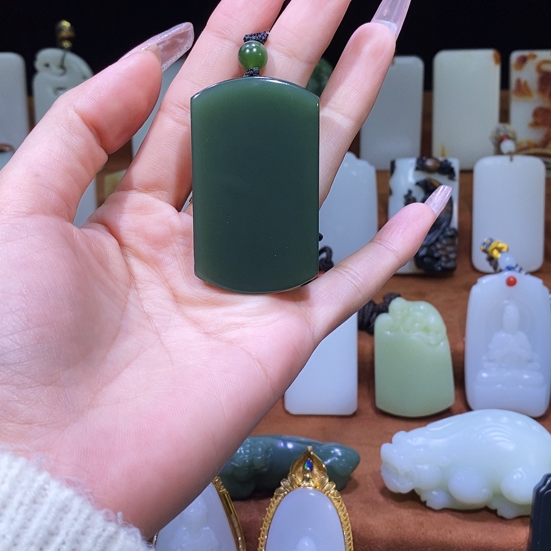 和田玉颈饰未镶嵌利****店