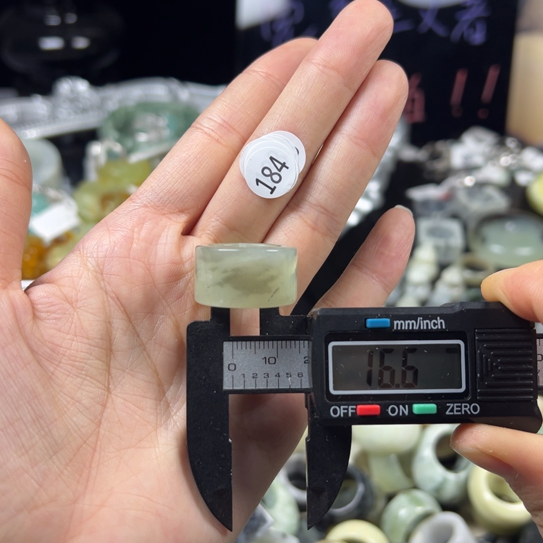 蛇纹石玉未镶嵌戒指