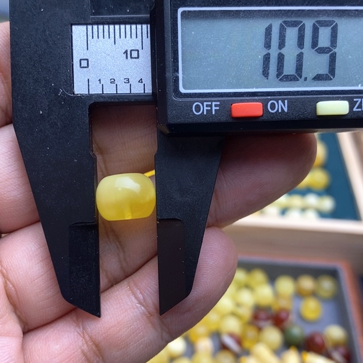 琥珀裸石未镶嵌8号10.9*8.3微瑕