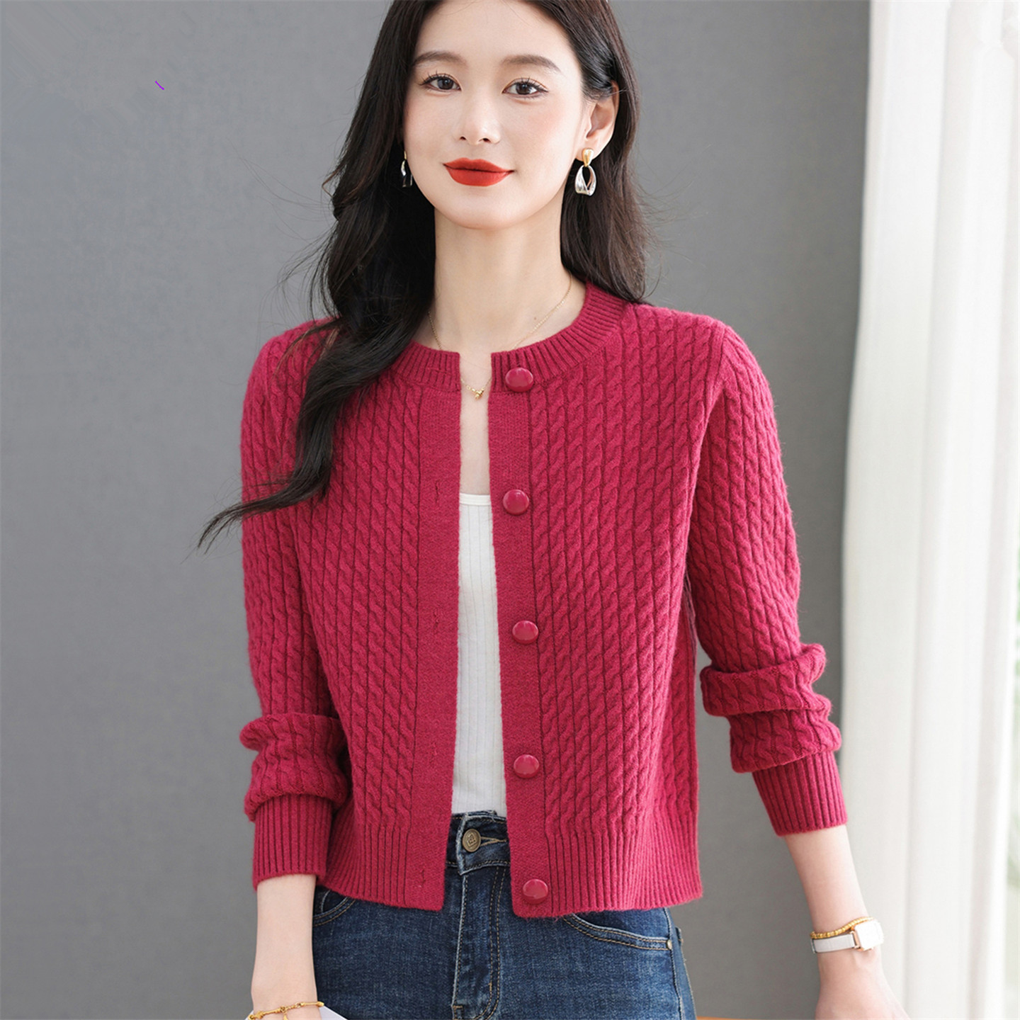 短款圆领毛衣开衫女春秋外搭2025新款小个子短外搭上衣针织外套