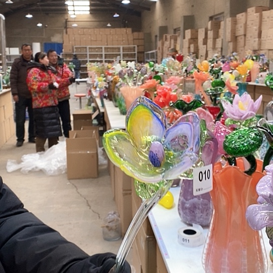 琉璃花瓶高45厘米宽9厘米